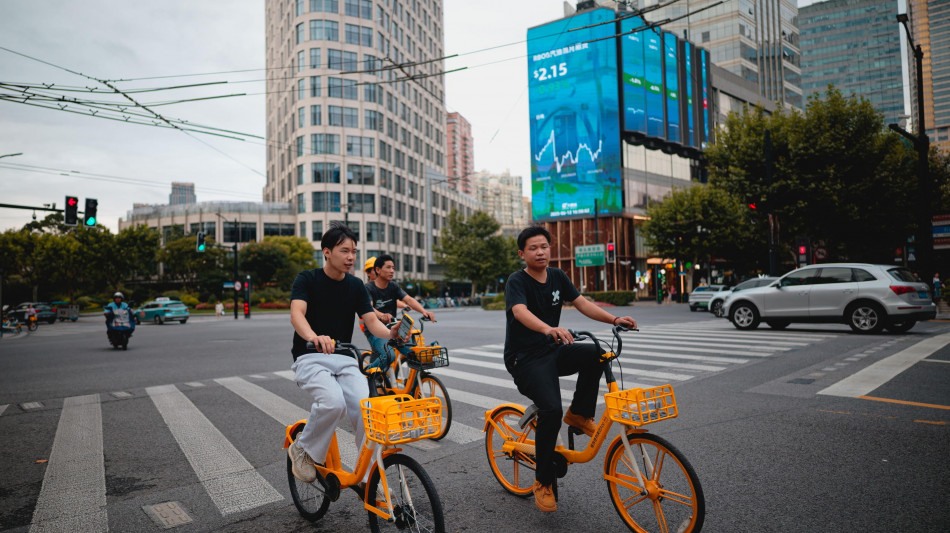Borsa: Hong Kong negativa, apre a -1,22%