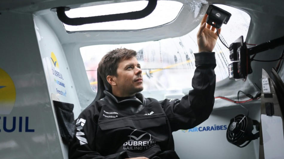 Vend&eacute;e Globe: S&eacute;bastien Simon nouveau leader, le chass&eacute;-crois&eacute; continue