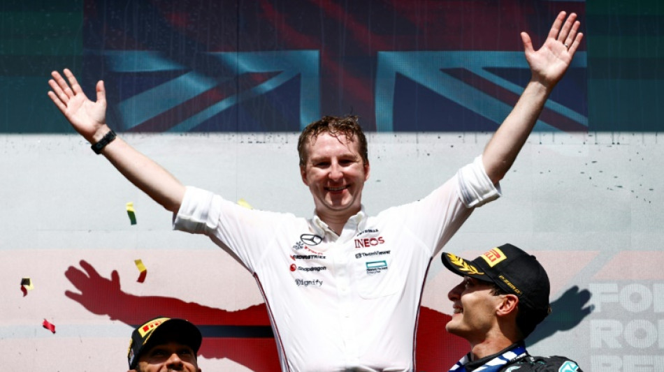 Hamilton gana GP de Bélgica de F1 tras la descalificación de su compañero Russell