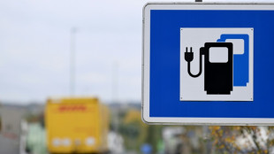 Espanha pede que UE mantenha veto &agrave; venda de carros com motor &agrave; combust&atilde;o a partir de 2035