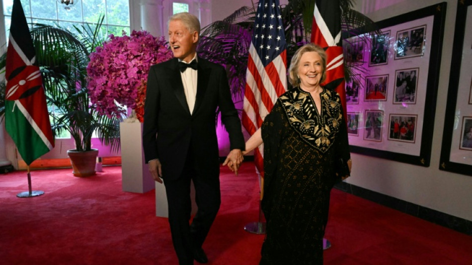 Los Clinton piden que su testimonio sobre Epstein se haga en p&uacute;blico