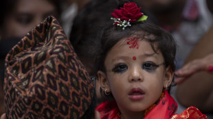 Nepal, la nuova dea vivente ha 2 anni e nessuna paura del buio