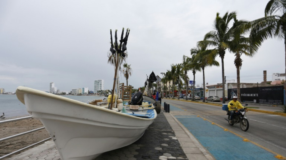 Orlene se degrada a depresi&oacute;n tropical tras tocar tierra en M&eacute;xico
