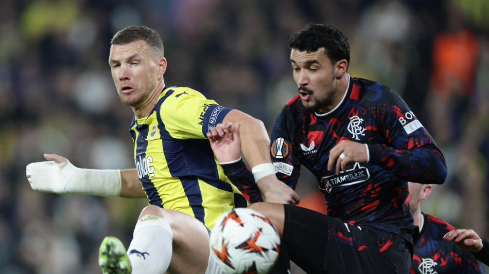 Calcio: Fiorentina accordo per Dzeko, in arrivo a parametro zero