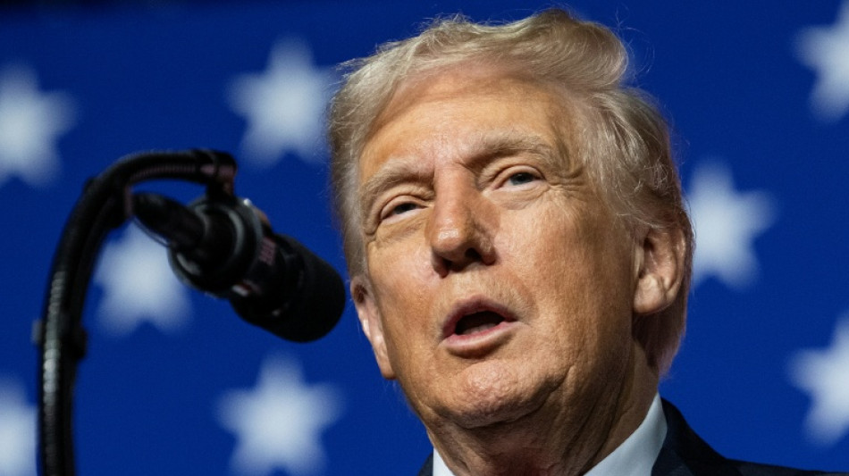 Trump usa el cierre del gobierno para amenazar con despidos permanentes