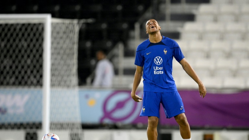 Mondial: Angleterre-France, un peu plus pr&egrave;s des &eacute;toiles, le Maroc au firmament