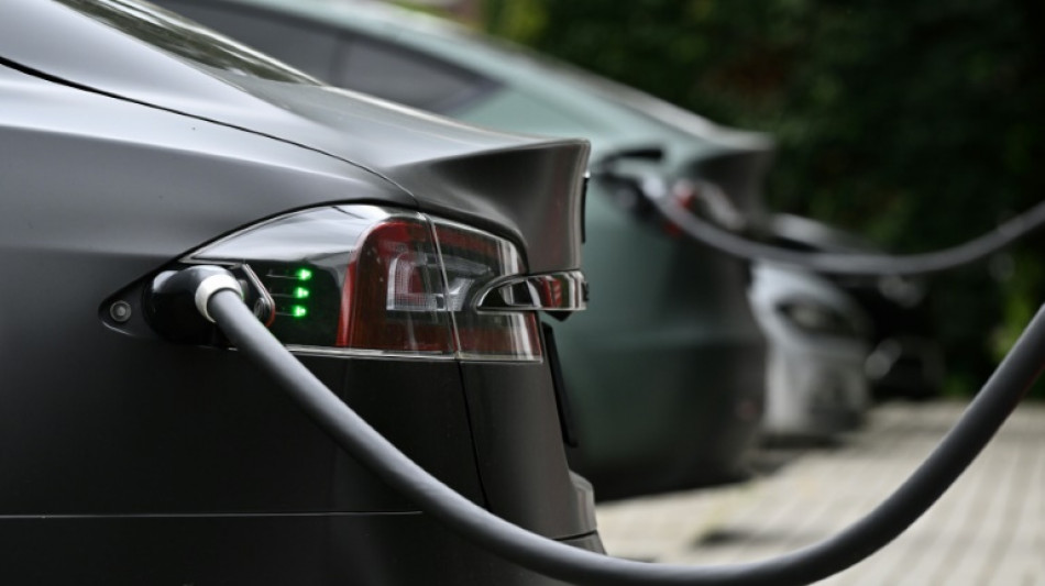 Les r&eacute;sultats de Tesla plomb&eacute;s par les co&ucirc;ts de production au troisi&egrave;me trimestre