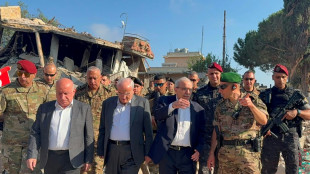 Lebanon PM says Beirut working for 'complete Israeli withdrawal'