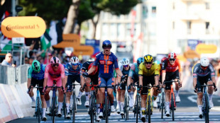 Tour d'Italie: le "gentil" Casper van Uden montre les dents à Lecce