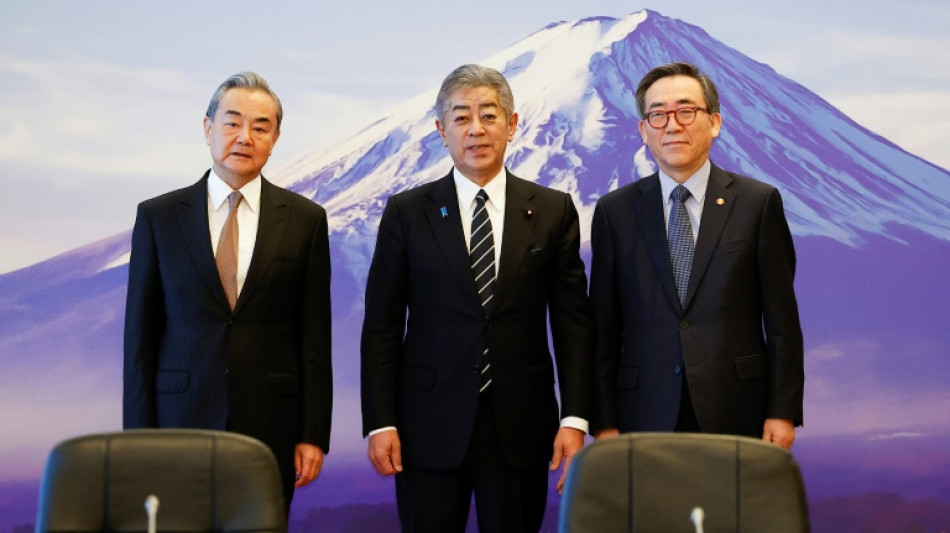 P&eacute;kin, S&eacute;oul et Tokyo cherchent &agrave; surmonter leurs diff&eacute;rends face &agrave; l'offensive commerciale de Trump