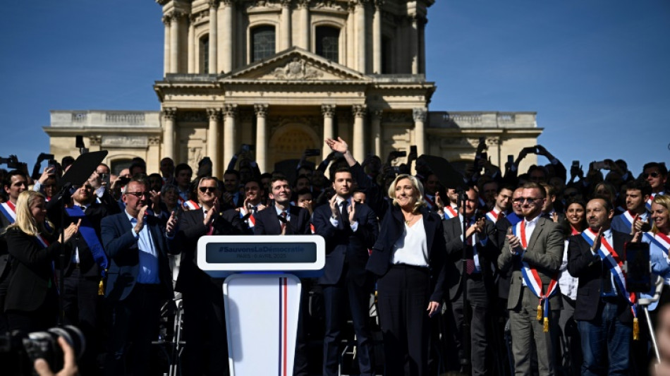 Kundgebung in Paris: Le Pen prangert ihre Verurteilung als "politische" Entscheidung" an
