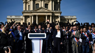 Kundgebung in Paris: Le Pen prangert ihre Verurteilung als "politische" Entscheidung" an