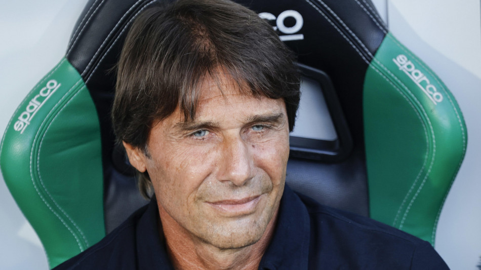 Conte, non é facile con lo scudetto sul petto