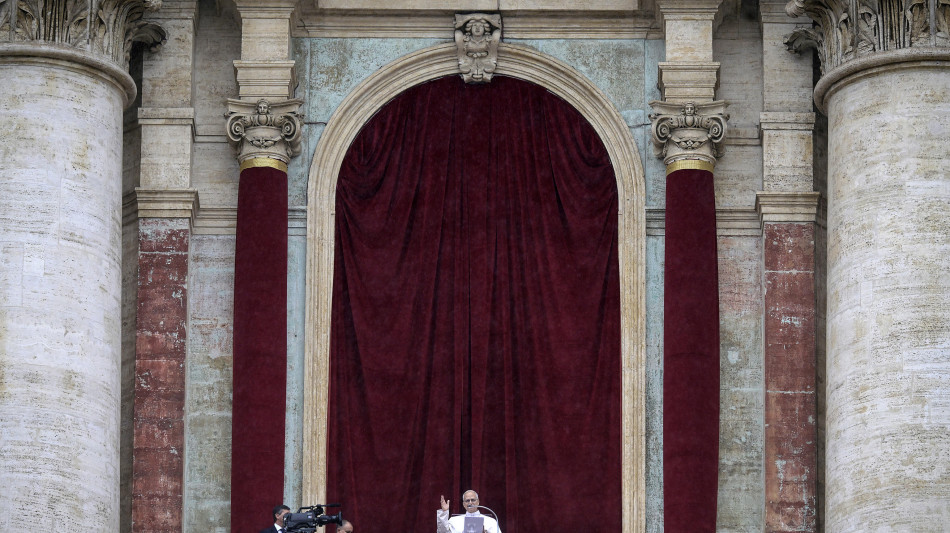 Il Papa annuncia una veglia per la pace l'11 aprile