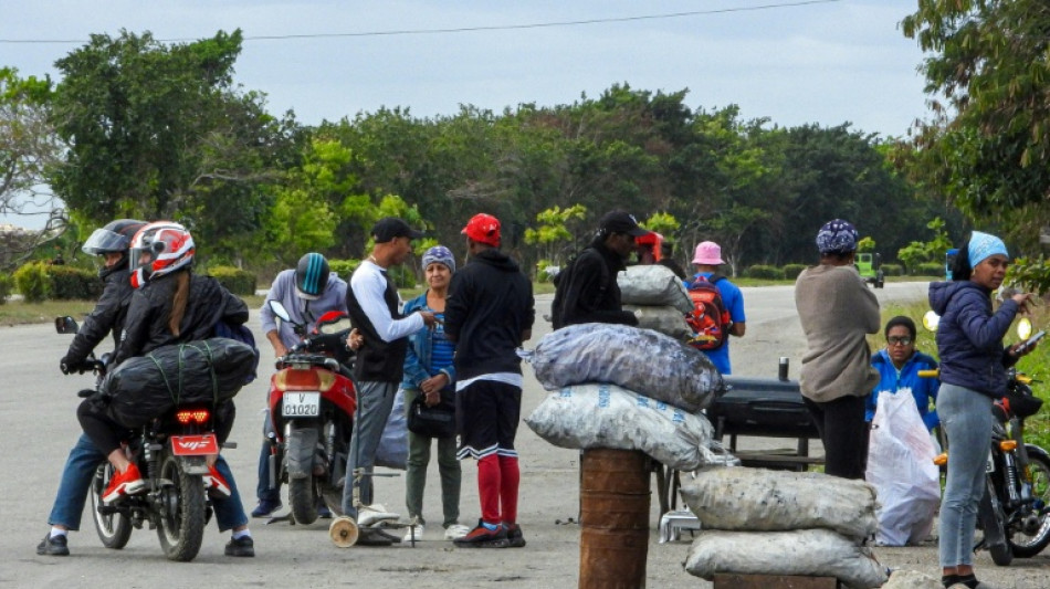 En Cuba, carb&oacute;n y paneles solares para sobrellevar la crisis energ&eacute;tica