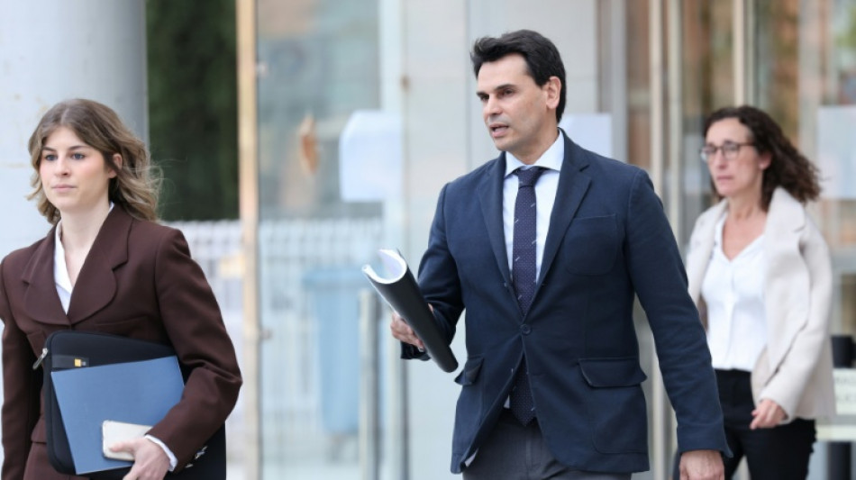 El novio de la gran figura de la derecha española comparece ante el juez por soborno