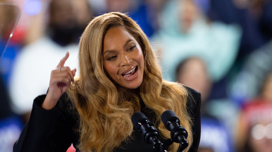 Beyonc&eacute; inizia il tour europeo a Londra, ma non c'&egrave; sold out