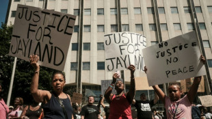 Autopsia del afroestadounidense baleado por la polic&iacute;a revela 46 heridas de bala 