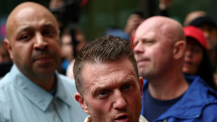 Royaume-Uni : le militant d'extrême droite Tommy Robinson nie avoir harcelé des journalistes