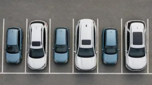 Pourquoi les places de stationnement paraissent toujours plus &eacute;troites