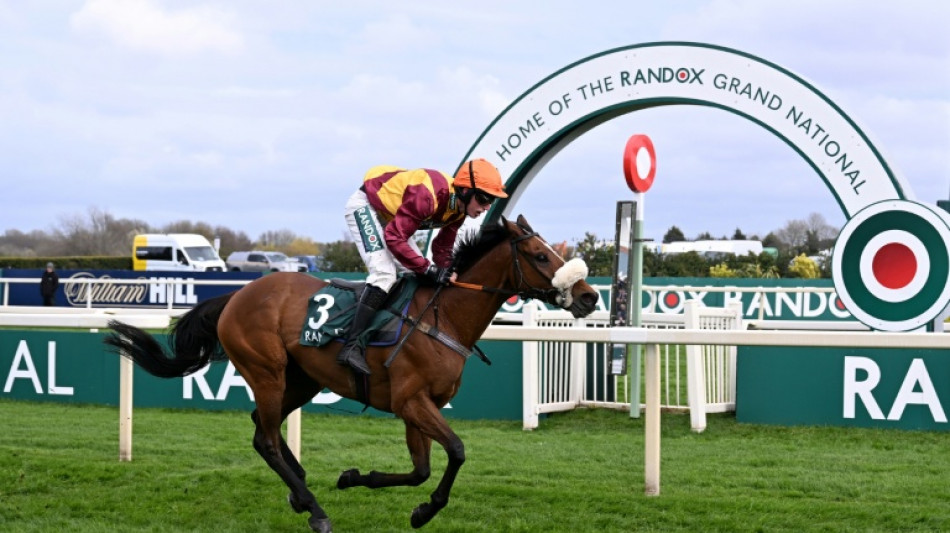 Barton Snow completes Cheltenham-Aintree double in Foxhunters Chase
