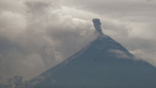 Casi 800 evacuados por la erupción del volcán de Fuego en Guatemala