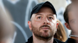 Balenciaga recupera el gusto por el "show" ri&eacute;ndose de s&iacute; misma