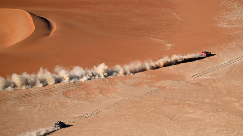 Loeb gana la 7&ordf; etapa del Dakar y mete presi&oacute;n a Carlos Sainz