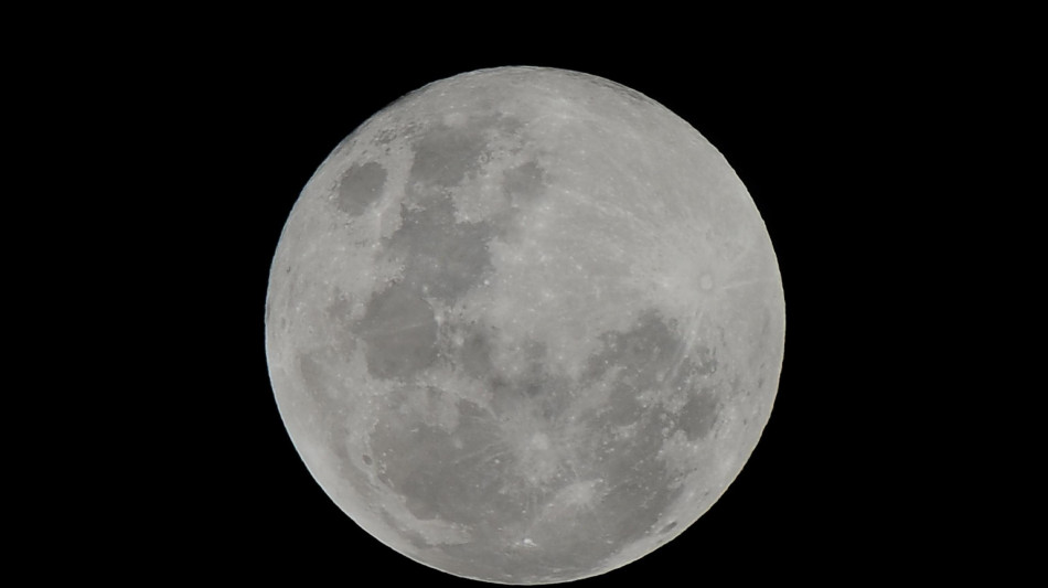 Luna, crateri pi&ugrave; antichi e bui i luoghi chiave per trovare acqua