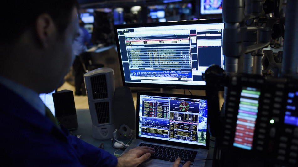 Borsa: risparmio gestito a picco sui timori per l'Ai Fineco e Banca Generali -7%