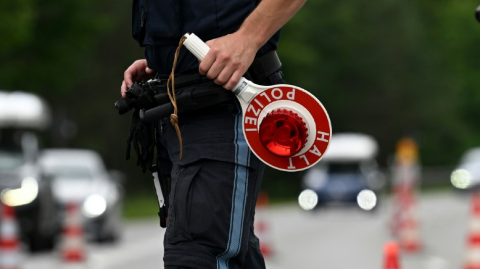 Bundespolizei holt 18 Fl&uuml;chtlinge aus luftdicht verschlossenem K&uuml;hltransporter