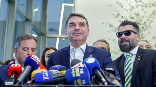 Una investigaci&oacute;n por corrupci&oacute;n a Fl&aacute;vio Bolsonaro sacude la campa&ntilde;a en Brasil