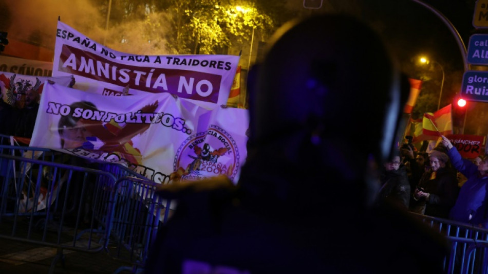 Extrema derecha espa&ntilde;ola protesta contra la amnist&iacute;a a independentistas catalanes