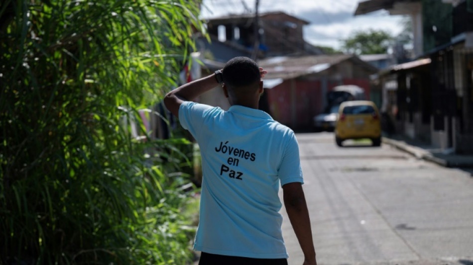Governo da Col&ocirc;mbia concede subs&iacute;dio a jovens expostos &agrave; viol&ecirc;ncia