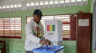 Les Guinéens votent en vue d'un retour à l'ordre constitutionnel, l'opposition boycotte