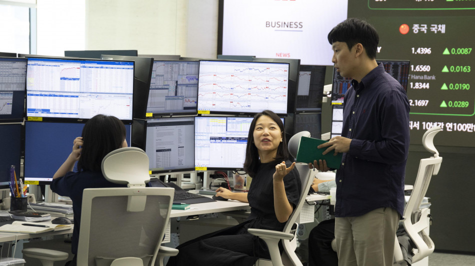 Borsa: l'Asia in rialzo ritocca i massimi storici