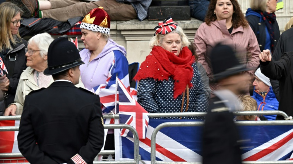 Thousands cheer on Charles III as UK coronation party begins