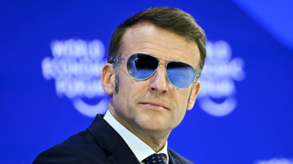 Las gafas de Macron ilustran los tiempos dif&iacute;ciles de fabricantes de lentes en Francia