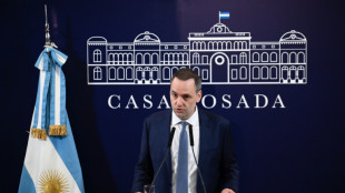 Governo argentino prepara pacote econ&ocirc;mico 'para evitar hiperinfla&ccedil;&atilde;o'