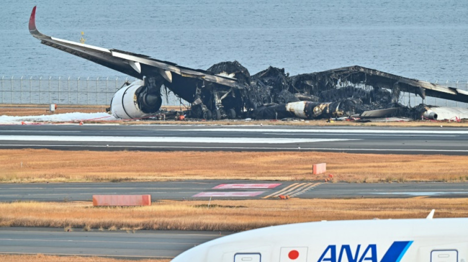 Investigadores ainda n&atilde;o conseguiram identificar causas de colis&atilde;o de avi&otilde;es em T&oacute;quio