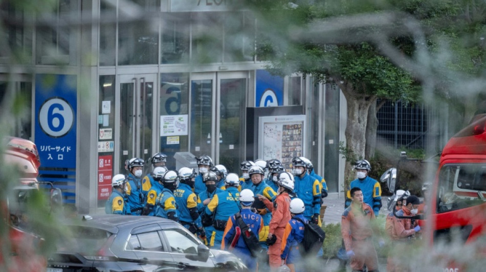 S&eacute;isme au Japon: 13 morts, des personnes toujours pi&eacute;g&eacute;es dans un centre commercial effondr&eacute;