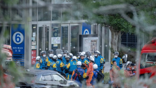 S&eacute;isme au Japon: 13 morts, des personnes toujours pi&eacute;g&eacute;es dans un centre commercial effondr&eacute;