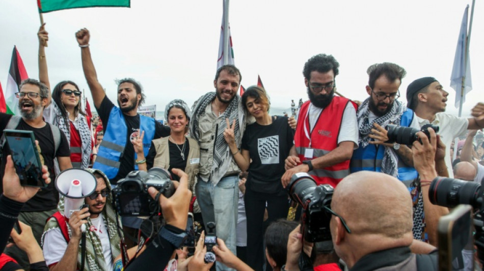 La flotilla con ayuda para Gaza dice que fue impactada por "un dron", pero T&uacute;nez la desmiente