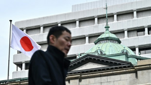 Banco do Jap&atilde;o aumenta principal taxa de juros pela primeira vez em 17 anos