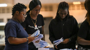 Législatives au Suriname: faute de majorité, tractations en vue pour désigner le président