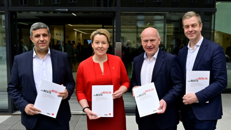 Berliner CDU und SPD unterzeichnen Koalitionsvertrag f&uuml;r neue Landesregierung
