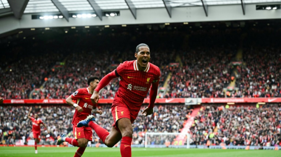 Angleterre: Liverpool et Newcastle r&eacute;pondent pr&eacute;sents, Chelsea en crise