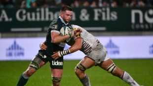 Top 14: Pau confirme face &agrave; l'UBB, le Stade Fran&ccedil;ais encha&icirc;ne &agrave; Lyon