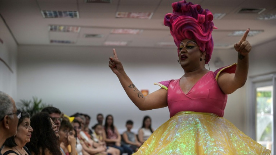 Drag queen brasileira luta contra homofobia contando hist&oacute;rias para crian&ccedil;as