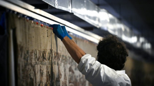 D&eacute;but du transfert historique de la tapisserie de Bayeux vers Londres